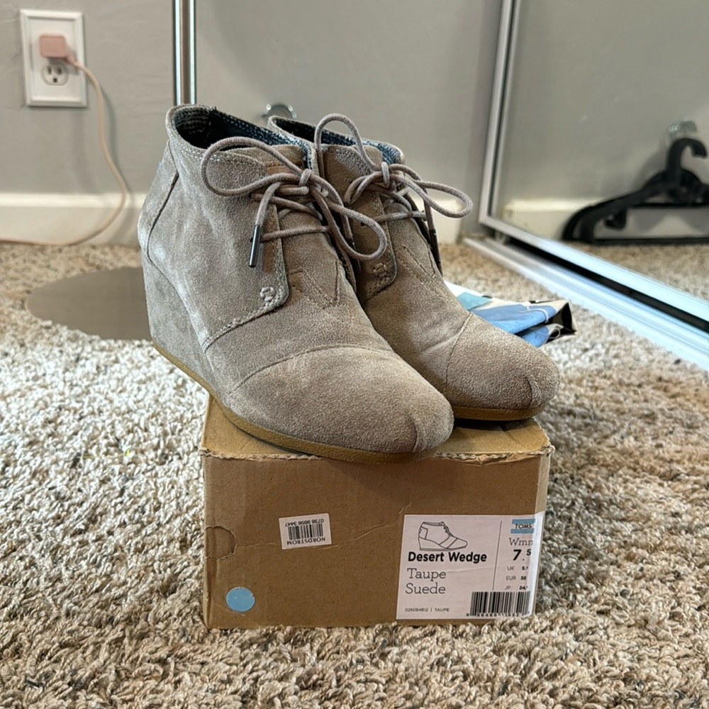 Desert Wedge Toms In Taupe Suede Size 7.5